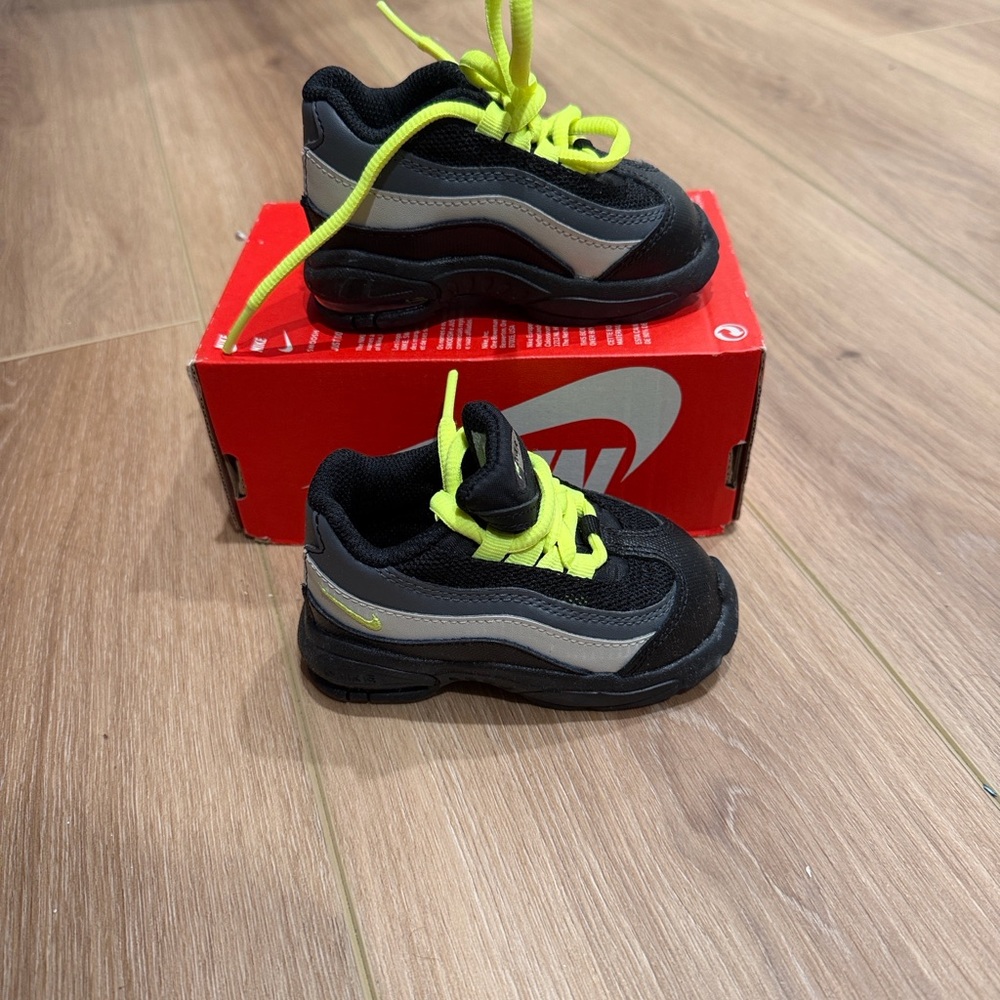 Nike Little Max '95 TD Black and Volt-dark Grey toddler sneakers